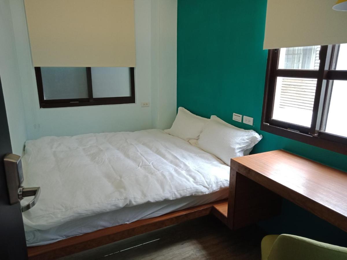 Phoenix Hostel Hualien stad Exteriör bild