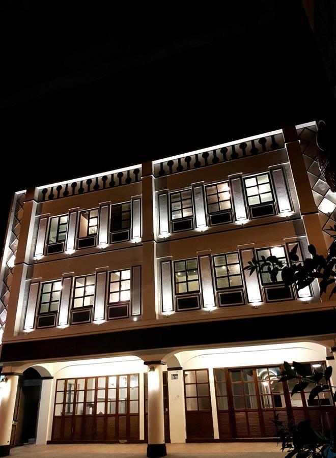 Phoenix Hostel Hualien stad Exteriör bild